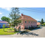 Martina Běhulová – Penzion u zámku Milotice (Střední Čechy) – logo společnosti